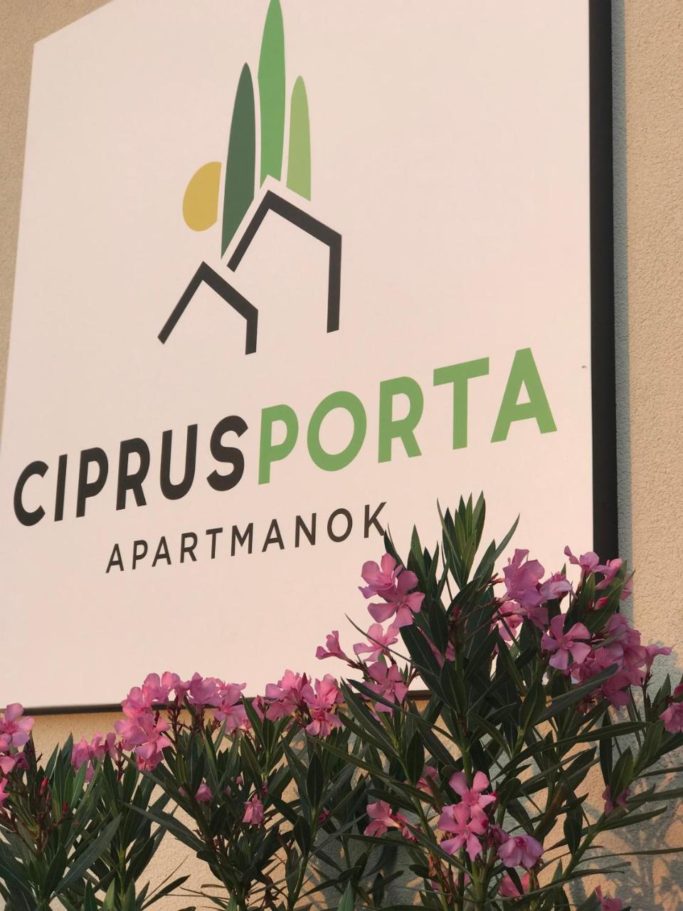 Ciprus Porta Apartmanok Balatonkenese Extérieur photo